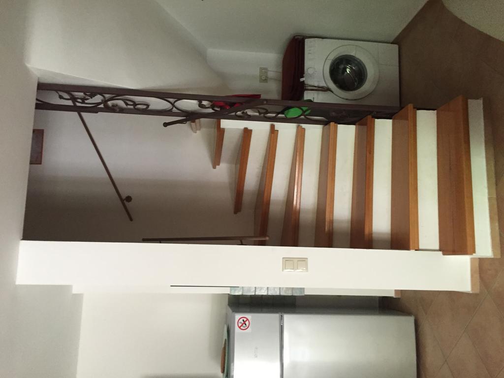Guki Reihenhaeuser Malinska Kamer foto