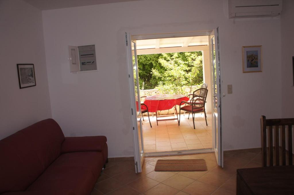Guki Reihenhaeuser Malinska Kamer foto